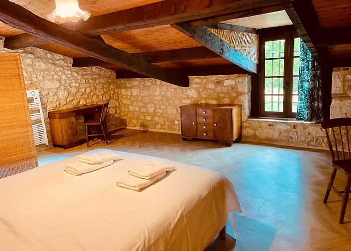 فيلة Manoir Du Suquet Bardou